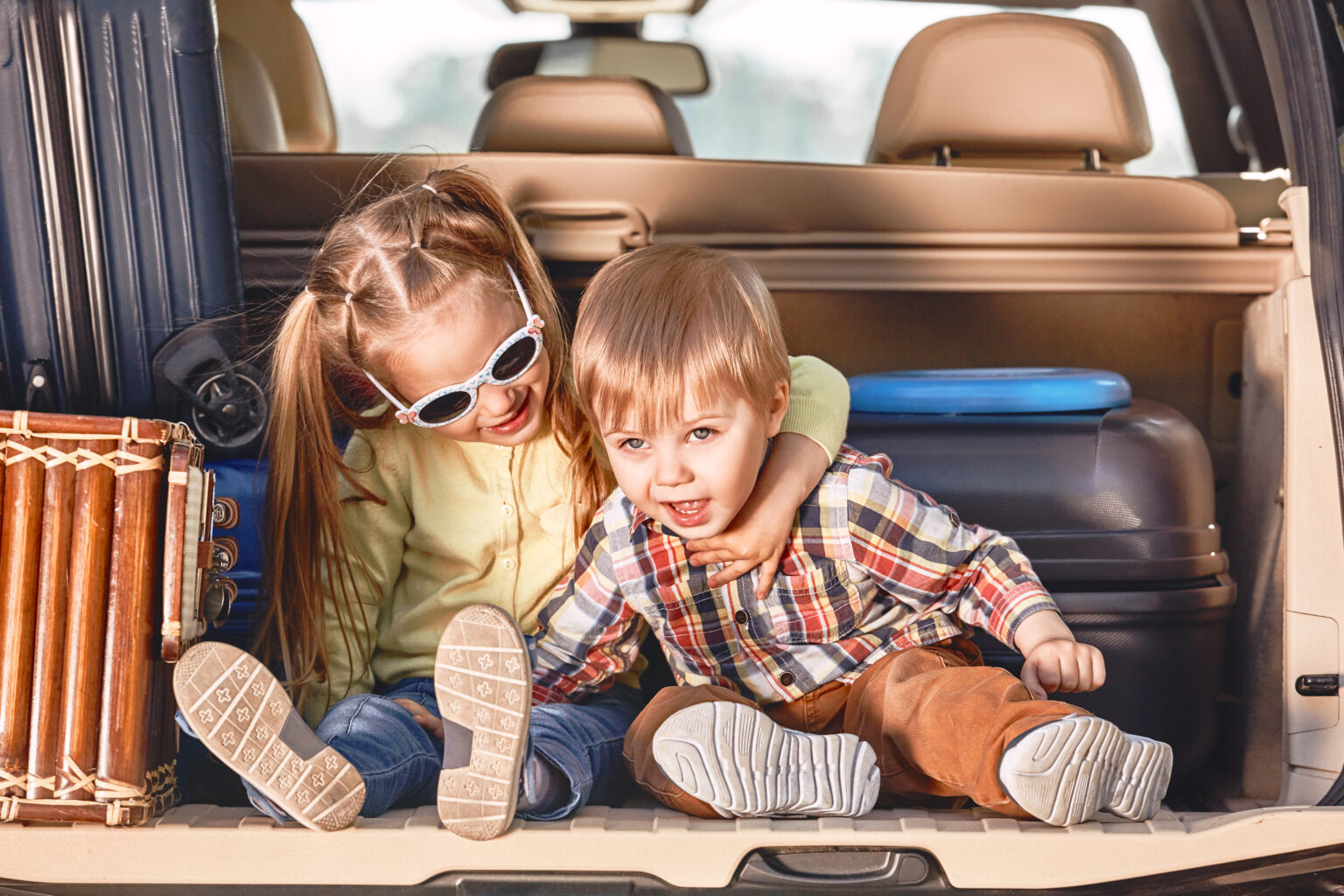 fun-car-games-to-keep-kids-entertained-on-long-drives-mom-playbook